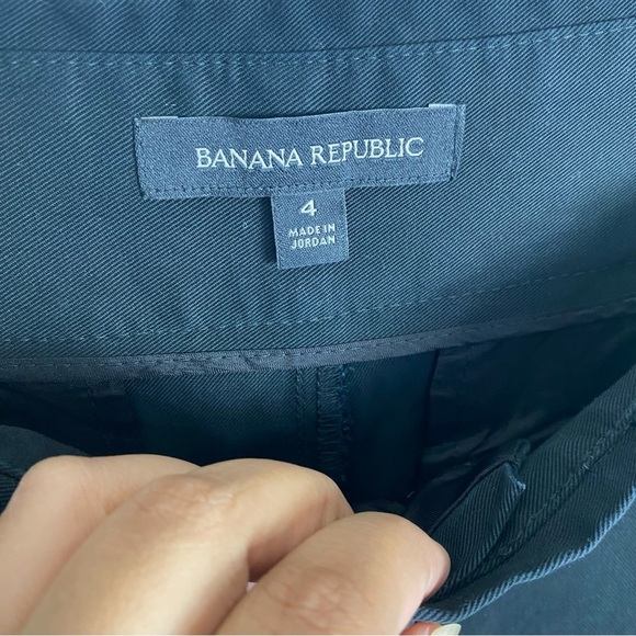 Banana Republic Bermuda Shorts - Picture 5 of 6